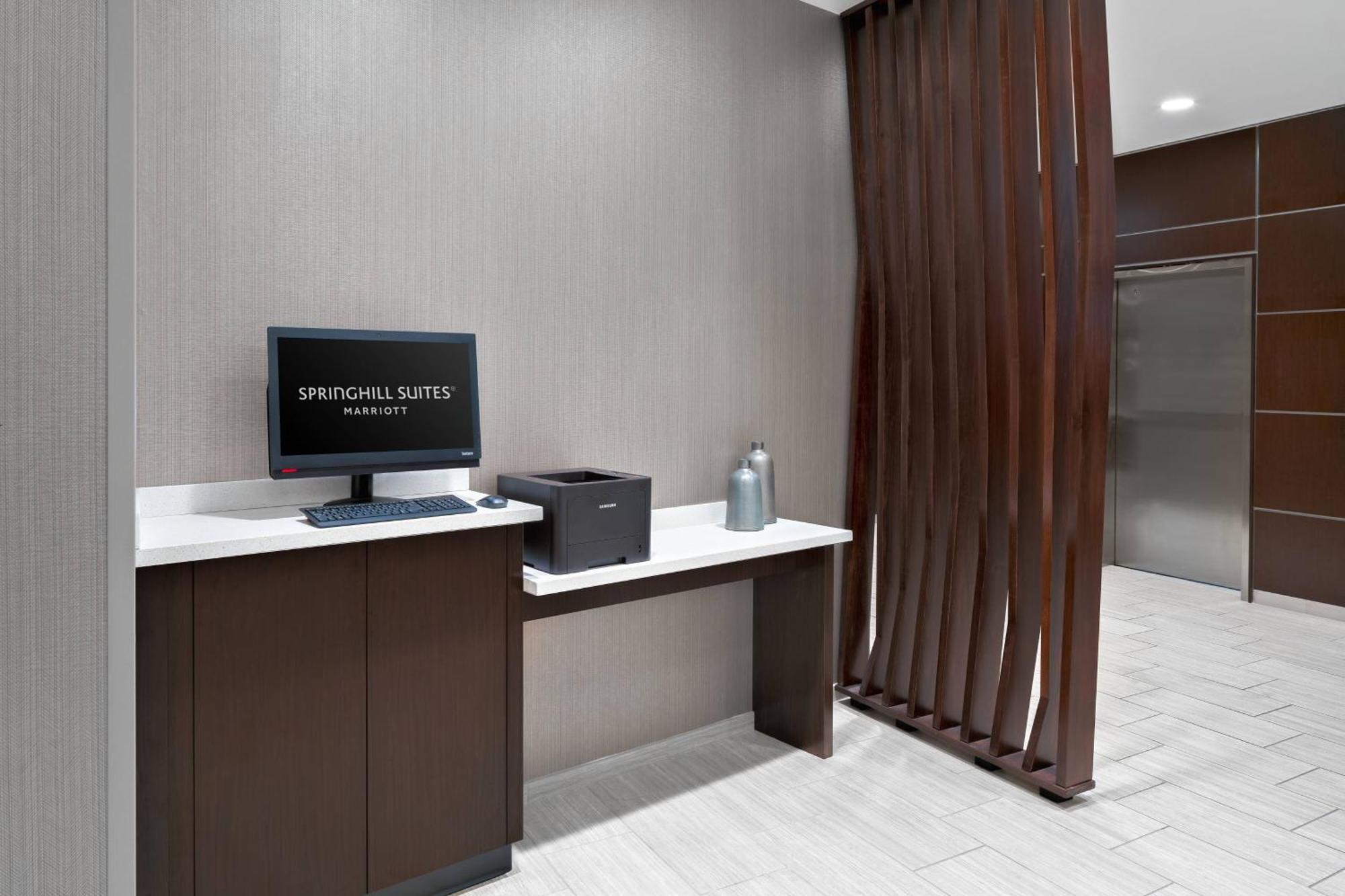 Springhill Suites By Marriott Роанок Экстерьер фото